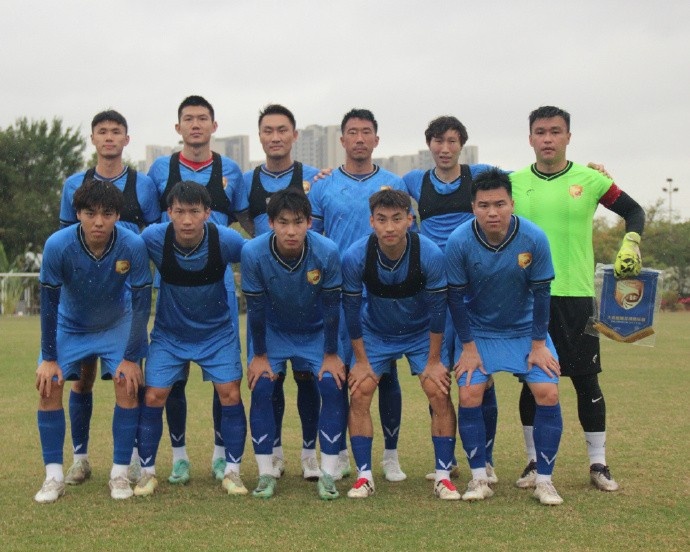 穆謝奎連入兩球?qū)⒈确帜孓D(zhuǎn)，大連鯤城2-1戰(zhàn)勝山西崇德榮海