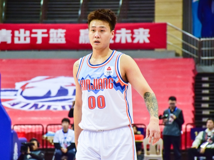 ??隨便打打！趙睿半場8中7&三分3中3貢獻18分2助攻2搶斷