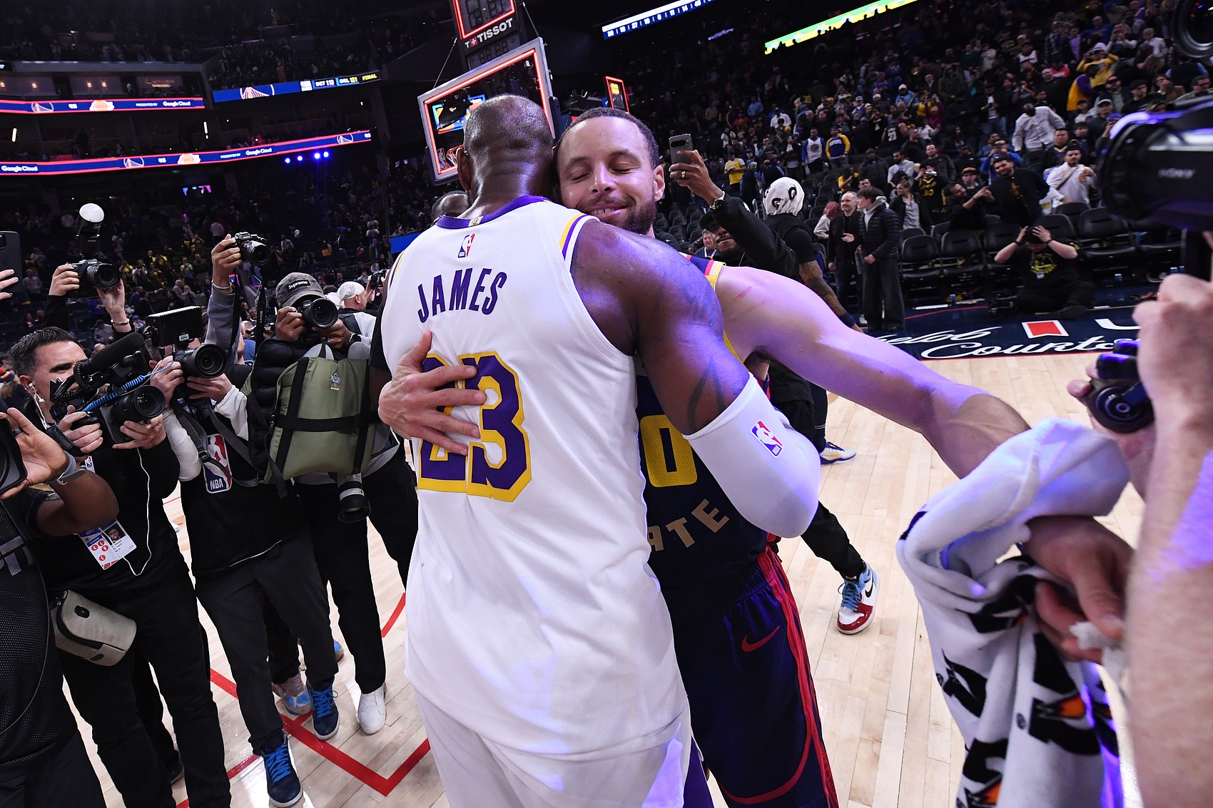  見證傳奇！詹姆斯庫里年滿36歲且同場均砍下35+ NBA歷史首對！